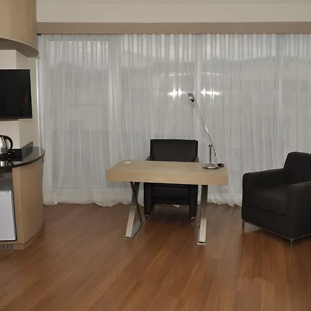 Aurum Hotel 4*